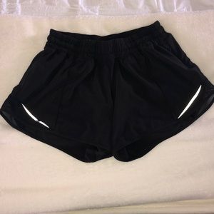 Lululemon Hotty Hot Black 4” shorts